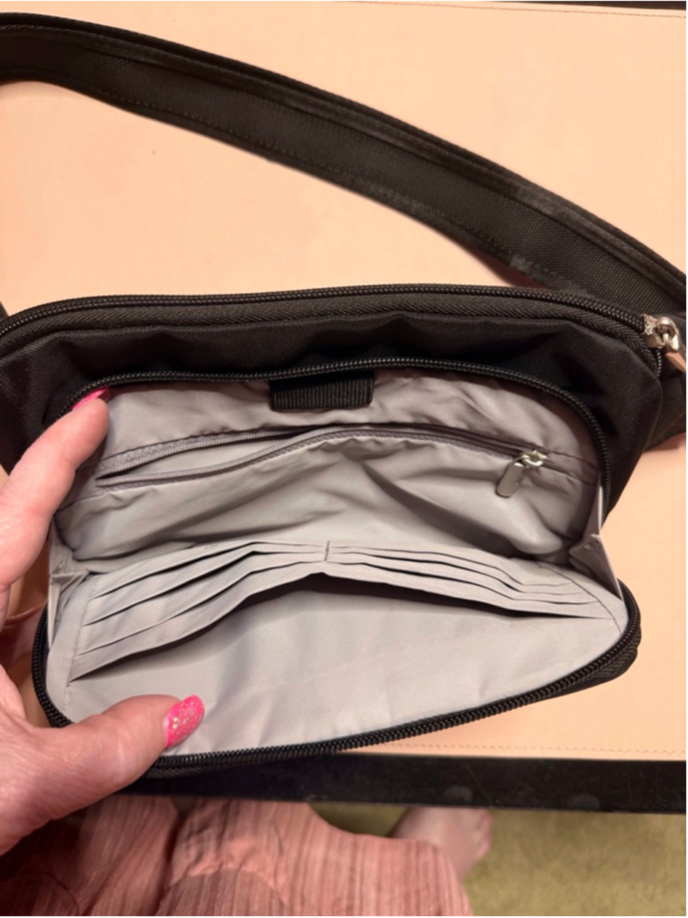 Travelon Black Anti-Theft Travel Bag Like NEW - Picture 11 of 16